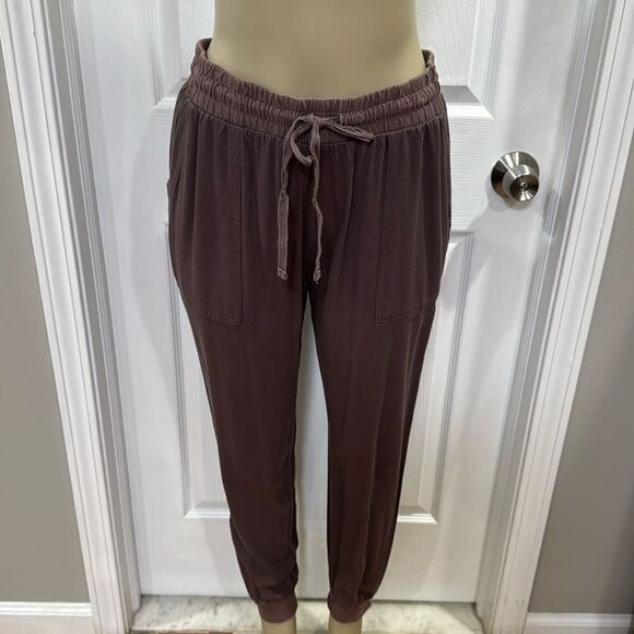 SPLENDID JOGGER. - Picture 1 of 5